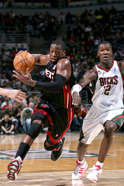 露出当下许 露出当下许