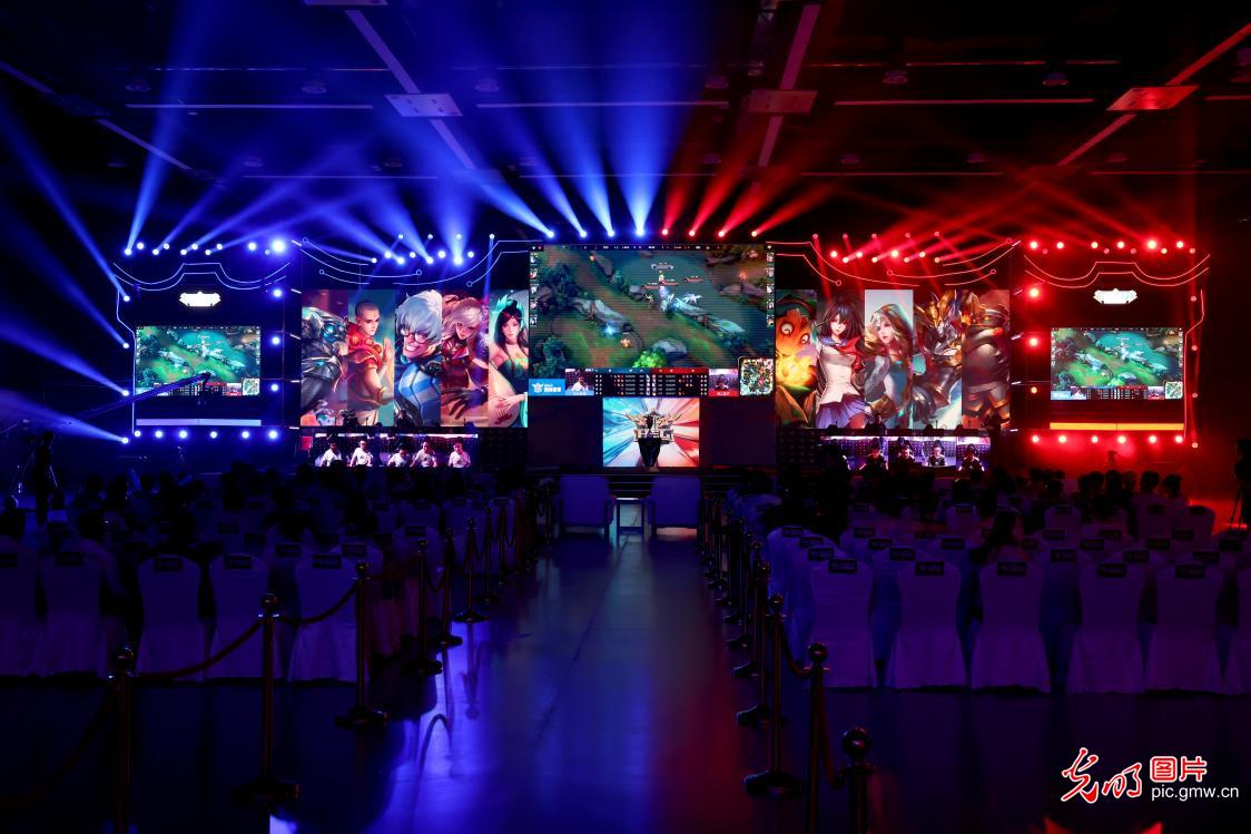 除了場上的 除了場上的